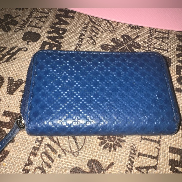 Gucci Mini Ziparound Wallet π©·π₯ - Picture 1 of 4